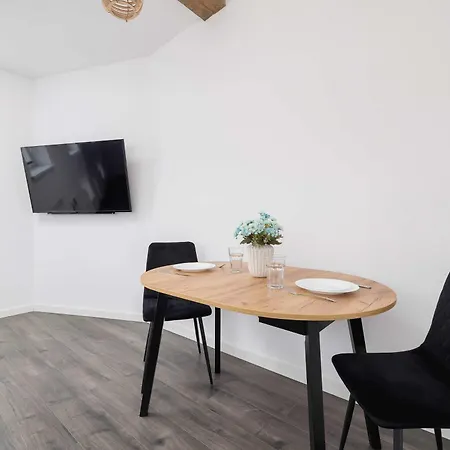 Cozy Studio With Air Conditioning Katowice Kosciuszki 34 By Heyrent Катовице