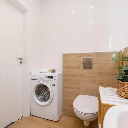 Cozy Studio With Air Conditioning Katowice Kosciuszki 34 By Heyrent Апартаменты Катовице